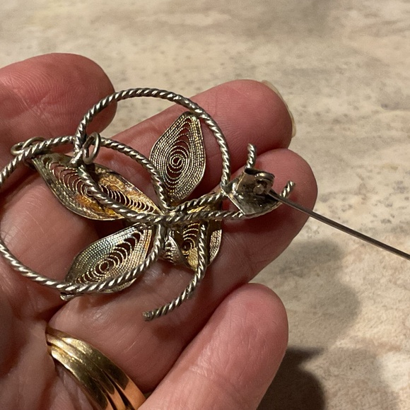 Vintage Filigree Brooch floral 1.5” silver plated - Picture 4 of 13